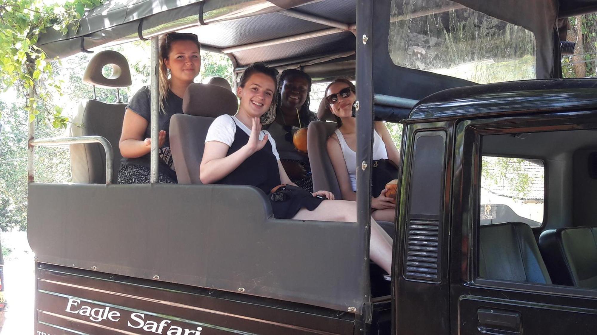 Safari Horizon Udawalawe Bed & Breakfast ภายนอก รูปภาพ
