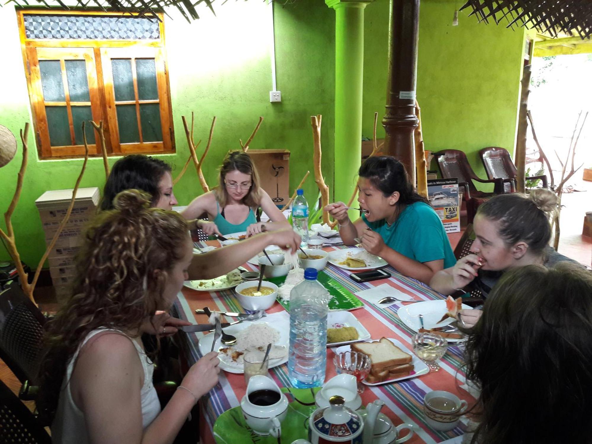 Safari Horizon Udawalawe Bed & Breakfast ภายนอก รูปภาพ