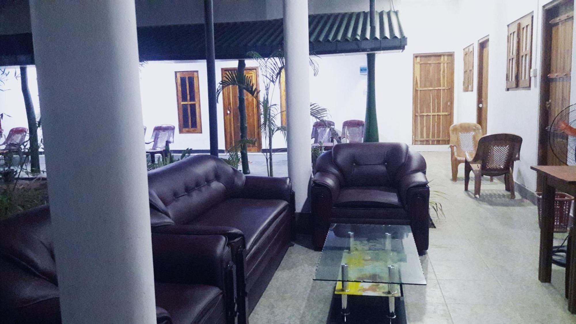 Safari Horizon Udawalawe Bed & Breakfast ภายนอก รูปภาพ